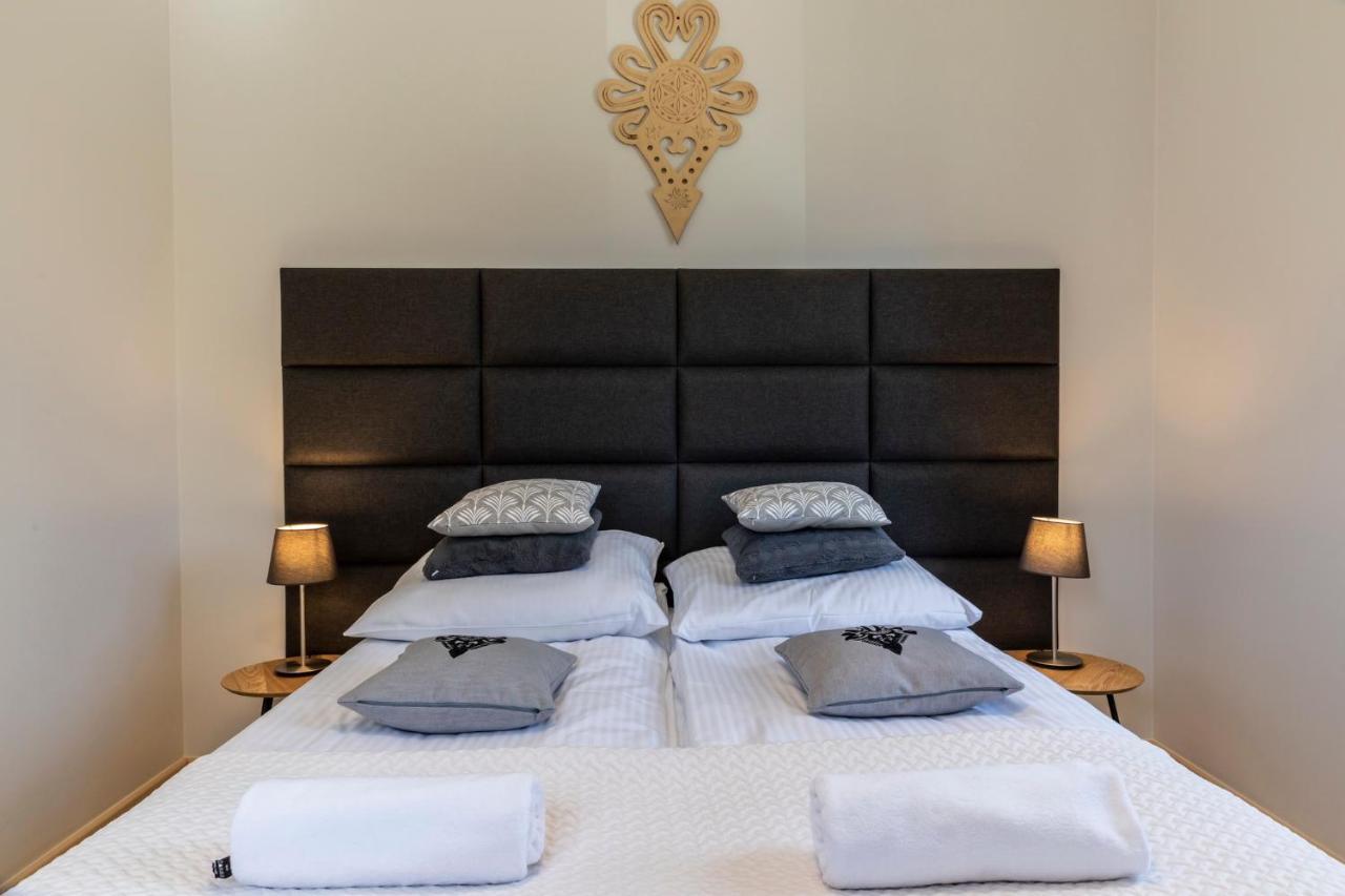 One-Bedroom Standard Apartment