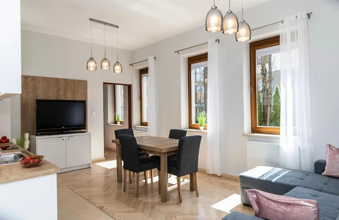 udanypobyt Apartament z Basenem-1